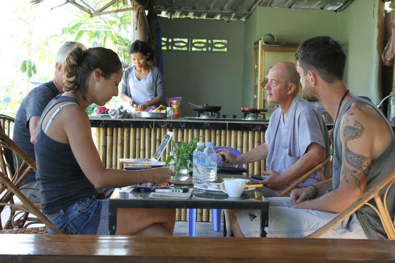 My Parents Guesthouse Kampot Exteriör bild