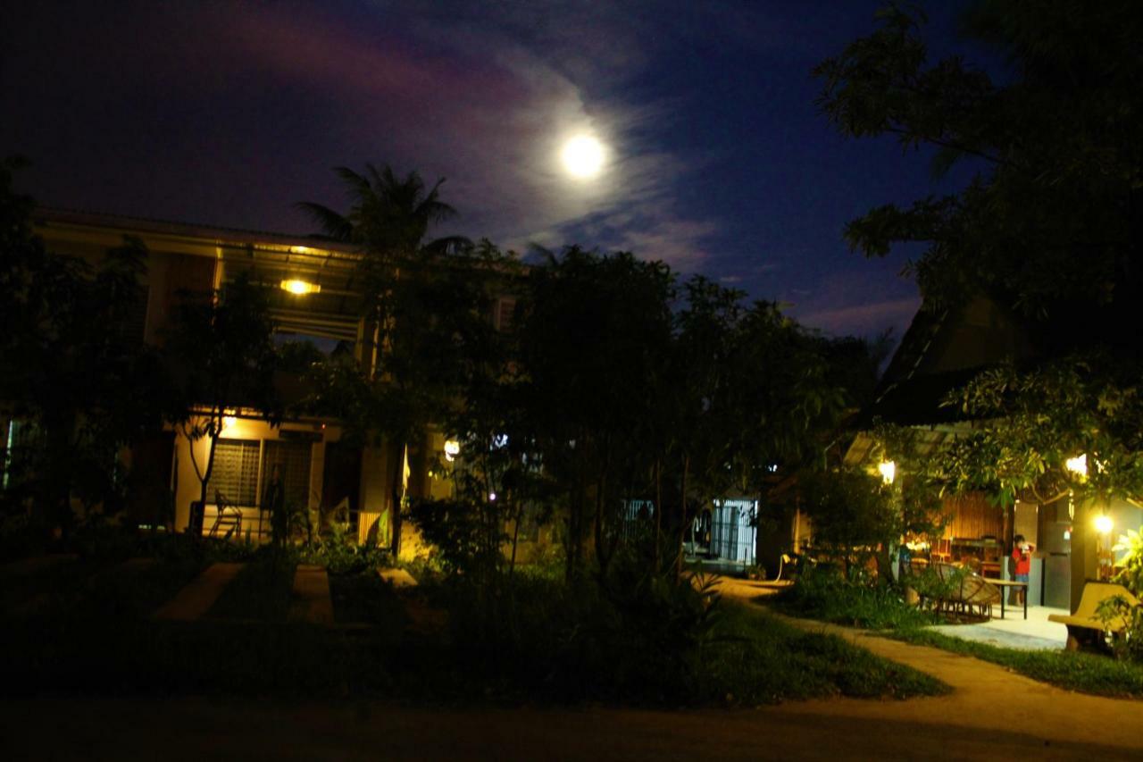 My Parents Guesthouse Kampot Exteriör bild